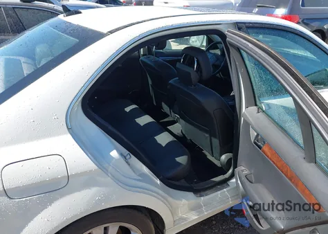 2009 Mercedes-Benz C 300 from USA, damaged, VIN WDDGF81X99F204772